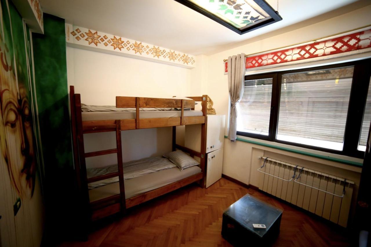 Hostel Bauhaus Бухарест Екстер'єр фото
