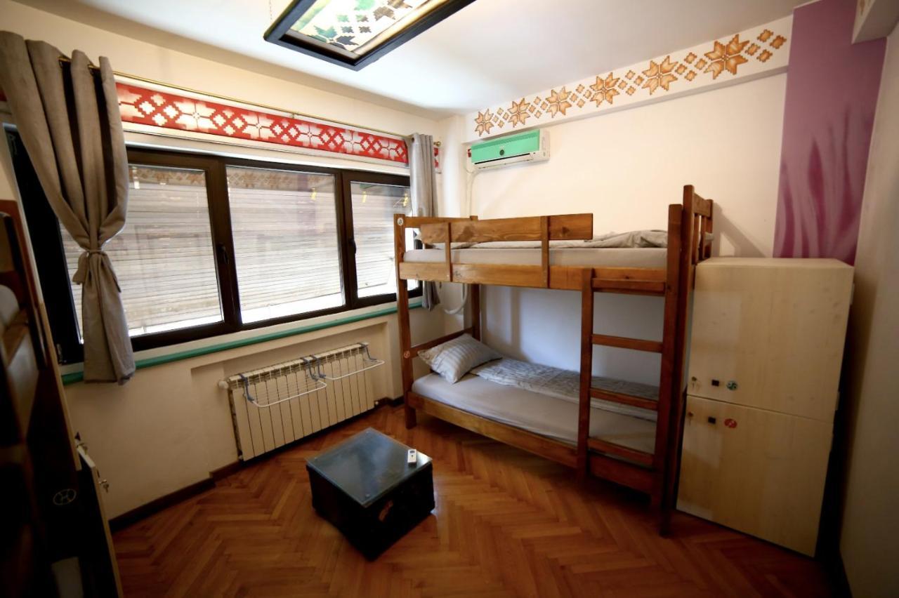 Hostel Bauhaus Бухарест Екстер'єр фото
